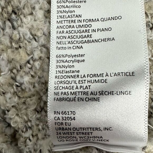 Urban Outfitters Rosie Cozy V-Neck Pullover Side Vent Sweater Size Large - Picture 12 of 14